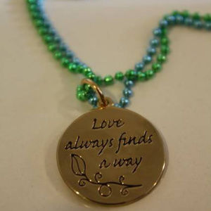 5pc LOT: DISNEY COUTURE PRINCESS & FROG LOVE FROG/FROG PAD/CROWN CHARM NECKLACES